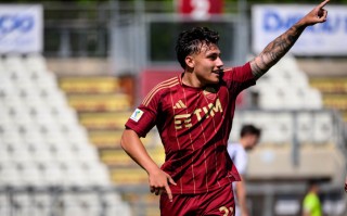 爱体育-乌迪内斯防线稳固难破：球队主帅大加赞赏